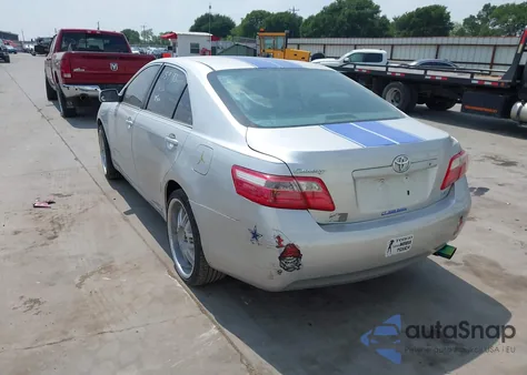 2008 Toyota Camry Le z USA, uszkodzony, nr VIN 4T4BE46K28R022940
